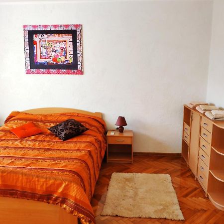 V2 With Love - Vintage Modern And Spacious Belgrad Dış mekan fotoğraf