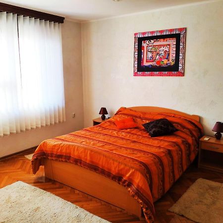 V2 With Love - Vintage Modern And Spacious Belgrad Dış mekan fotoğraf