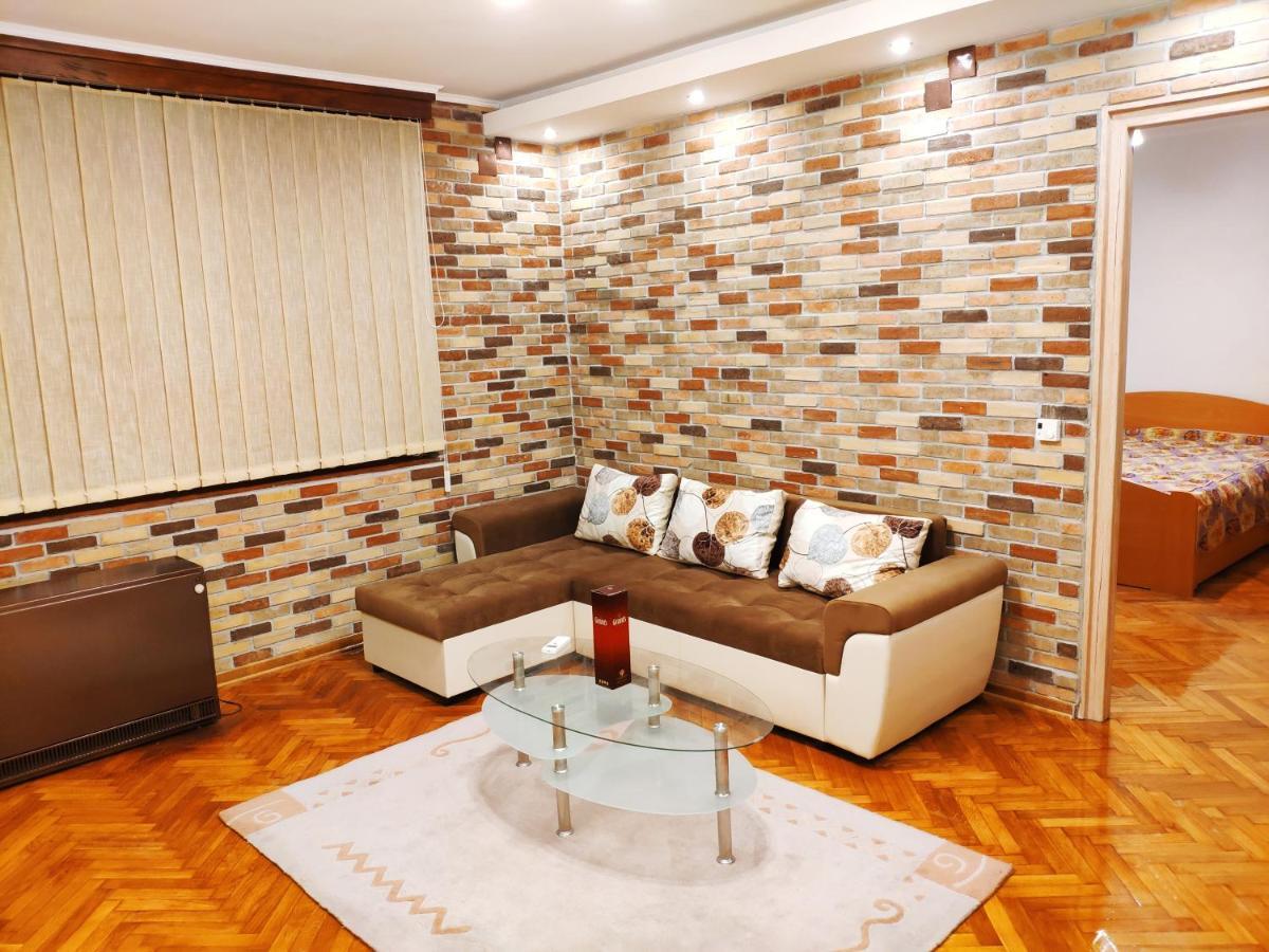 V2 With Love - Vintage Modern And Spacious Belgrad Dış mekan fotoğraf