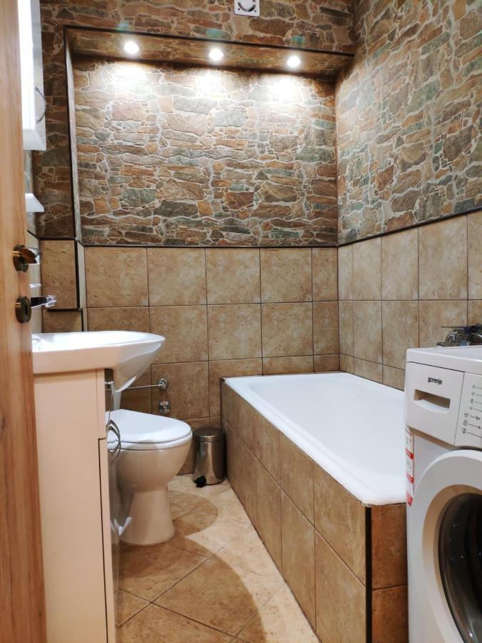 V2 With Love - Vintage Modern And Spacious Belgrad Dış mekan fotoğraf