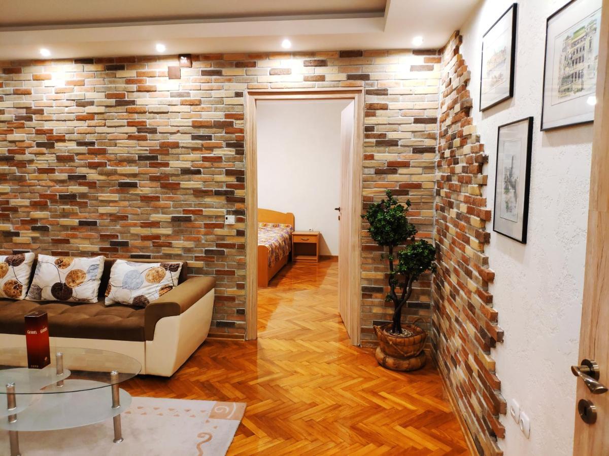 V2 With Love - Vintage Modern And Spacious Belgrad Dış mekan fotoğraf